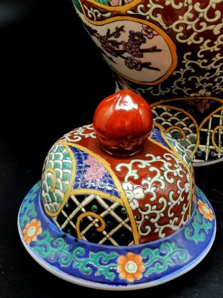 Precioso tibor de porcelana estilo época Quianlong