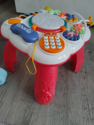 Giochi per neonati: camminatore e tavolino