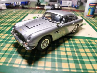 Scalextric Aston Martin DB5 James Bond