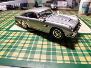 Scalextric Aston Martin DB5 James Bond