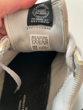 Zapatillas Adidas Kiel de color blanco con negro