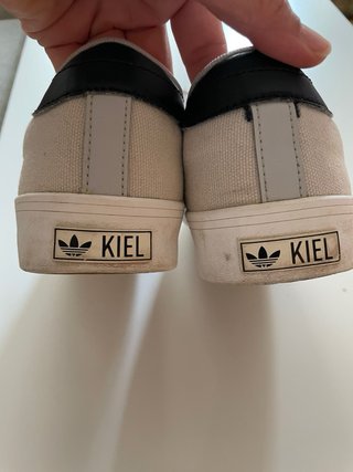Zapatillas Adidas Kiel de color blanco con negro
