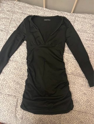 Vestido negro manga larga talla L, vale para M