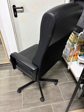 Silla de oficina Millberget negra