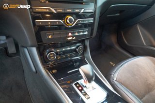 Infiniti Q30 2.2D PREMIUM TECH 7DCT AWD
