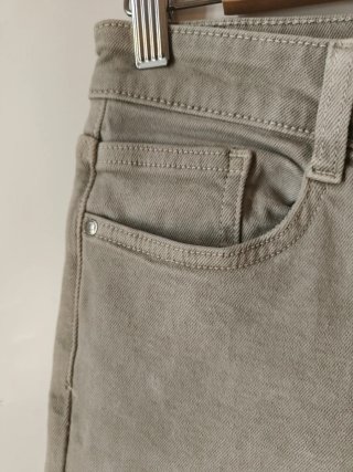 Pantalón vaquero Zara verde