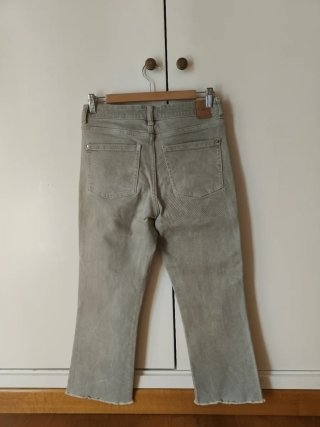 Pantalón vaquero Zara verde