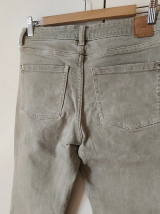 Pantalón vaquero Zara verde