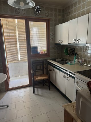 Piso, muy centrico con garaje, 5 dormitorios