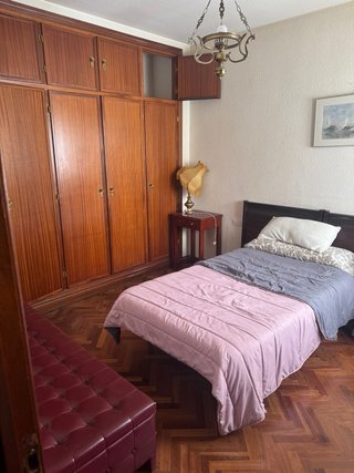 Piso, muy centrico con garaje, 5 dormitorios