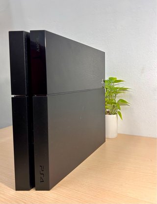 PS4 (PlayStation 4) Nera + Giochi e Controller
