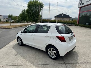 Toyota Yaris 2017 Hybrid 57000 kms!!