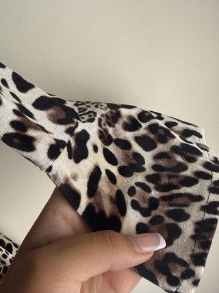 Vestido de terciopelo con estampado de leopardo