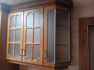 Mobiliario de cocina madera y cristal