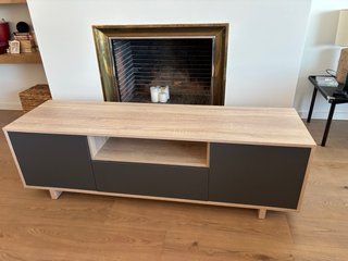 Mueble TV Maisons du Monde Zaida roble y negro