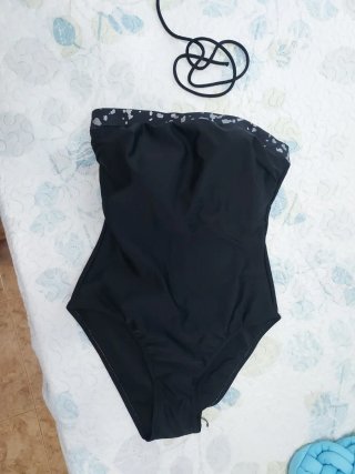 Bañador negro bandeau negro de una pieza