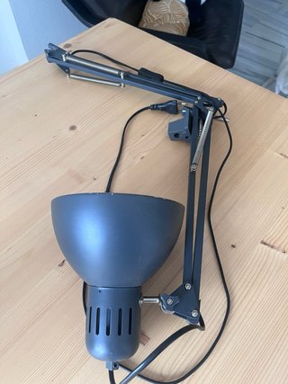 Lámpara de escritorio articulada negra Ikea