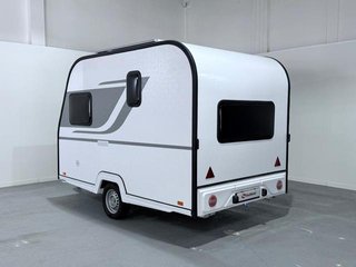 Caravana Modelo 330