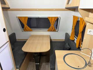 Caravana Modelo 330