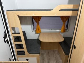 Caravana Modelo 330
