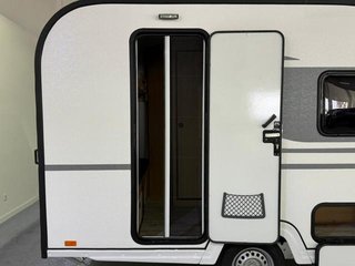 Caravana Modelo 330