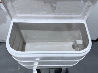 Caravana Modelo 330