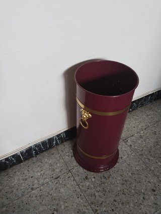 Paragüero Negro y Rojo