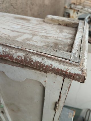 Mueble antiguo de madera