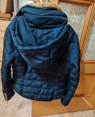 Chaquetón azul Pimkie con cuello de pelo