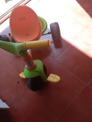 Triciclo Smoby Naranja y Verde