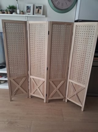 Biombo separador de madera
