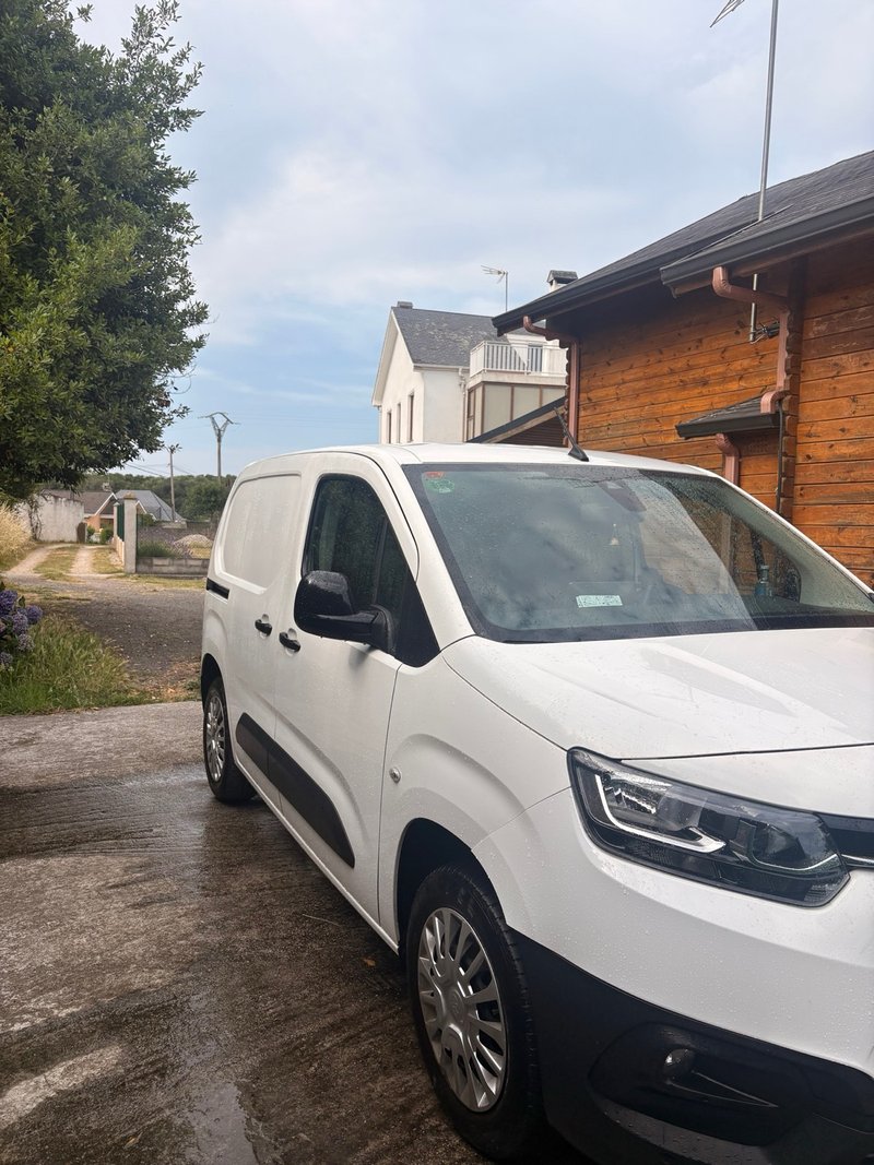 Toyota Proace City 2021 - foto 1