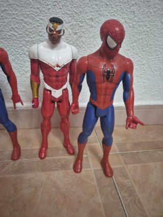 Lote 4 Figuras Spiderman y Falcon