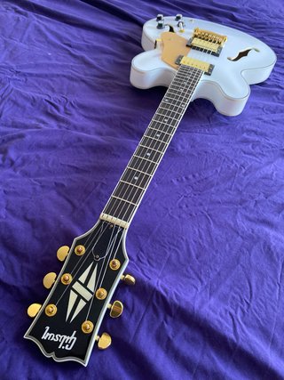 Guitarra Eléctrica ES-335 Blanca (No Gibson)