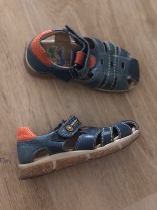 Sandalias Pablosky niño azul y naranja