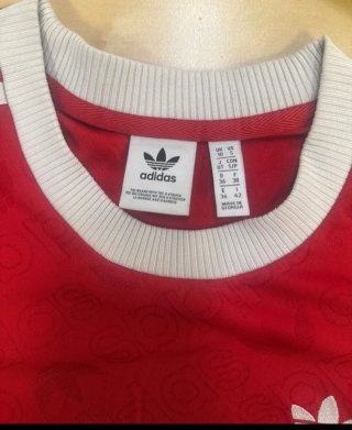 Camiseta Adidas Roja con Logo Trefoil