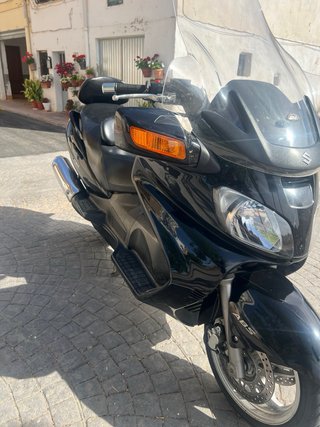 Suzuki Burgman 650 Executive Negra