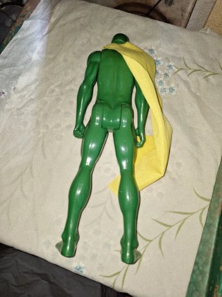 Muñeco Marvel Vision