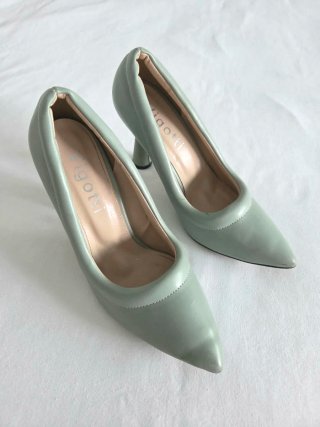 Tacones verdes de punta fina | Vigotti