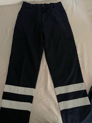 Chaleco de seguridad y pantalón reflectante negro