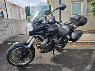 Kawasaki Versys 650 Negra y Plata