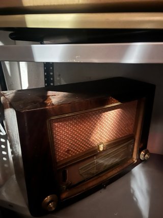 Radio antigua de madera