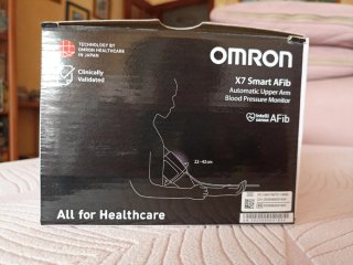 Omron X7 Smart AFib Tensiómetro Brazo