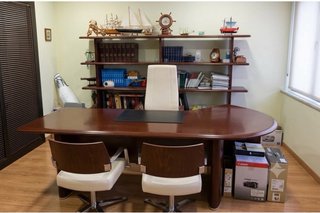 Mesa de despacho ejecutiva de caoba maciza