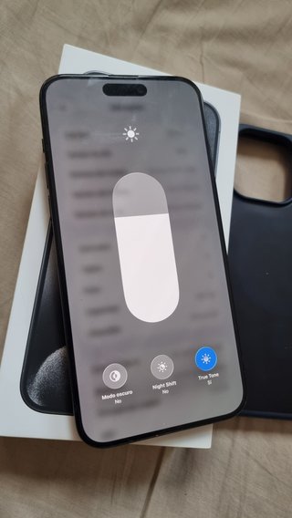 iPhone 15 Pro Max 93% Bateria