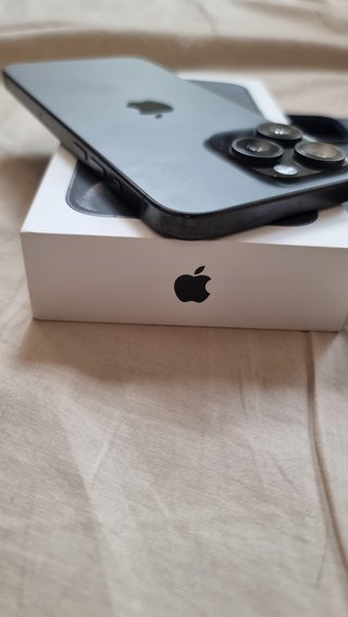 iPhone 15 Pro Max 93% Bateria