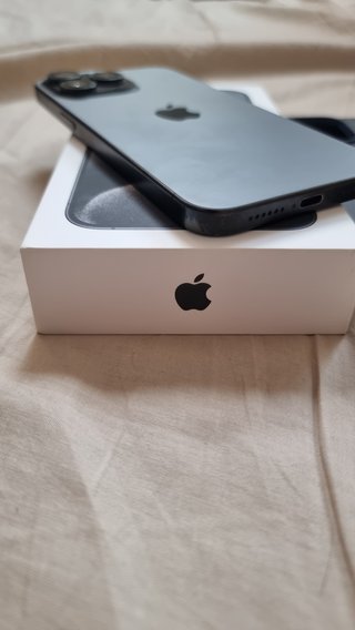 iPhone 15 Pro Max 93% Bateria