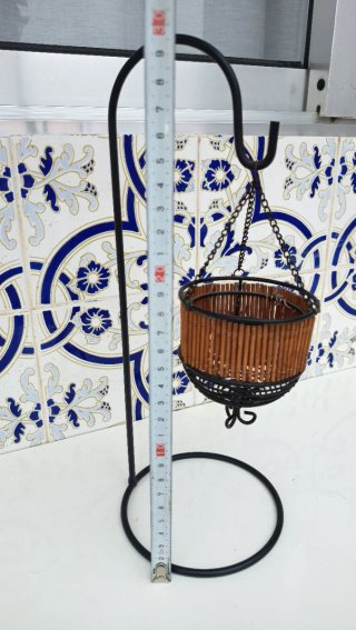 Porta-velas de bambu e metal