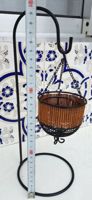 Porta-velas de bambu e metal