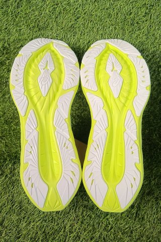 Envío incluido!!! ASICS NOVABLAST 4